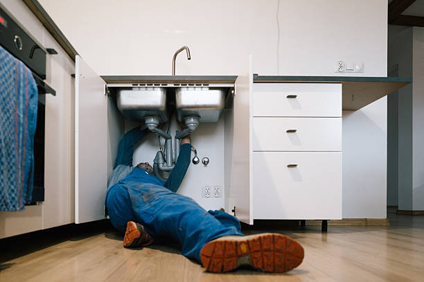 Professional Leak Detection technician working in Richland, MS